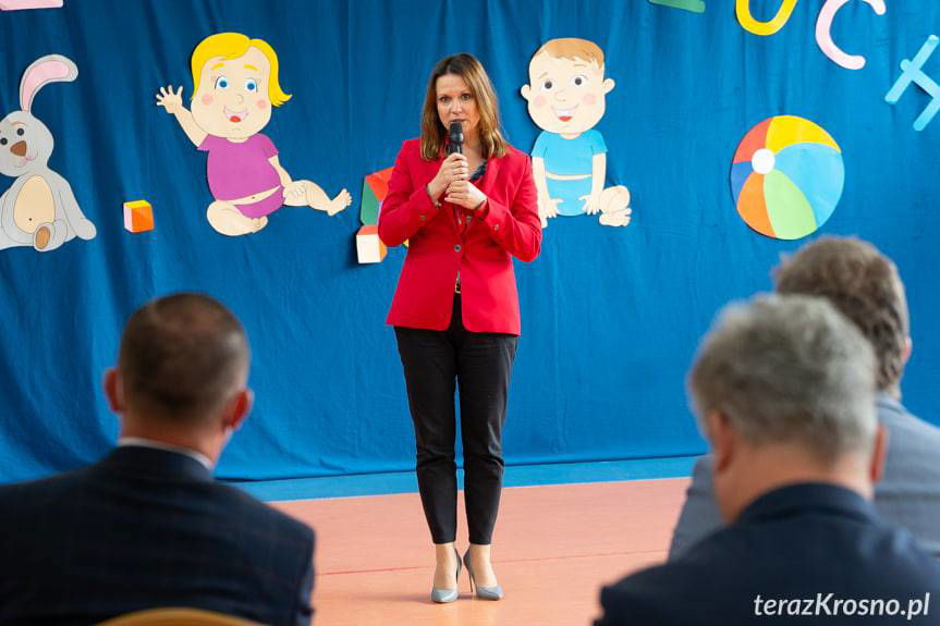 Wiceminister Anna Schmidt w żłobku w Świerzowej Polskiej