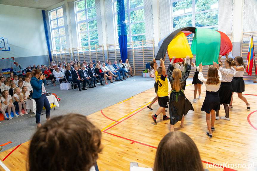 W Zalesiu otwarto nową salę gimnastyczną
