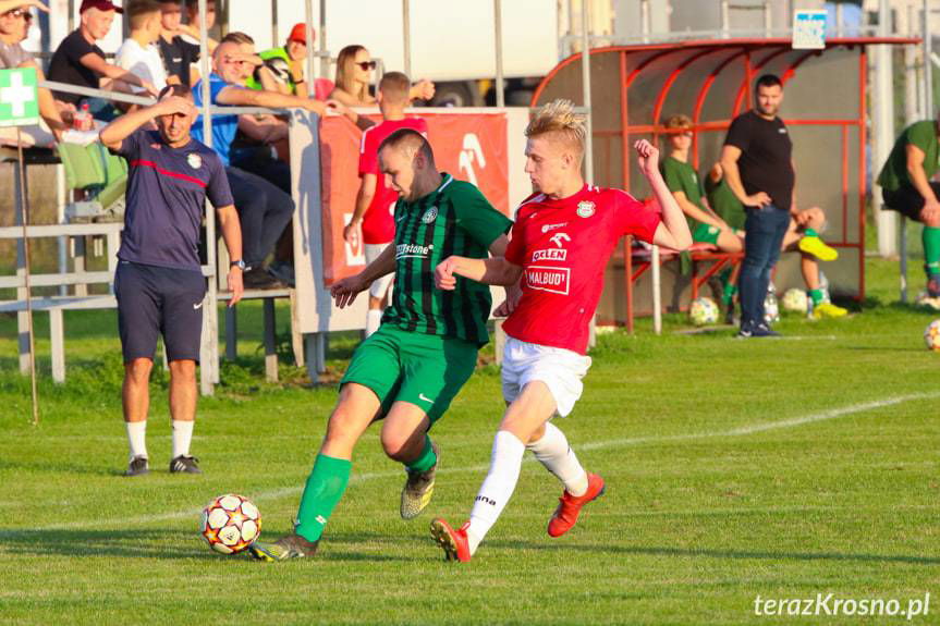 Trzy punkty, trzy bramki i trzy kartki Partyzanta Targowiska 