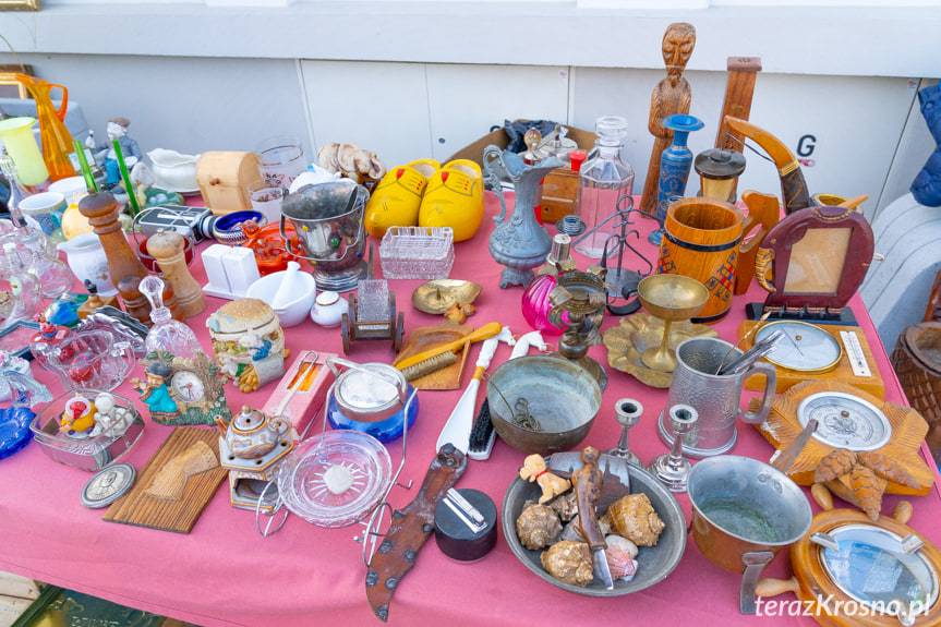 Jarmark staroci przed Etnocentrum Ziemi Krośnieńskiej