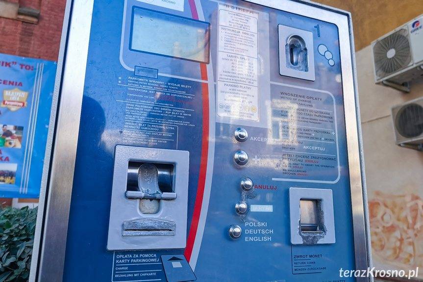 Jak opłacić parking w Krośnie nie mając gotówki?