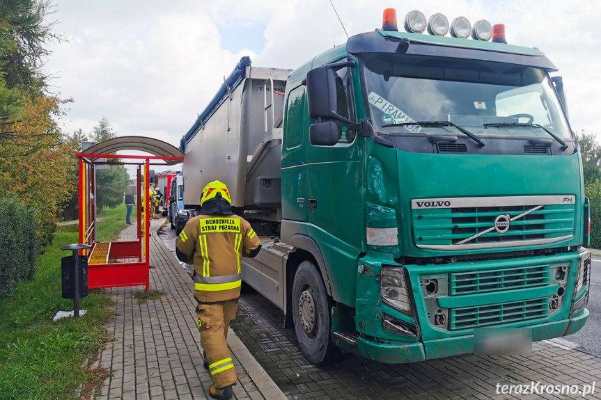 Zderzenie samochodów na DK19 w Rogach