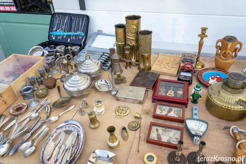 Jarmark staroci przed Etnocentrum Ziemi Krośnieńskiej