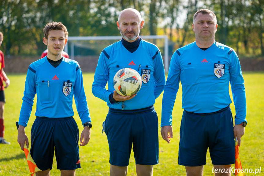 Guzikówka Krosno wygrywa na trudnym terenie