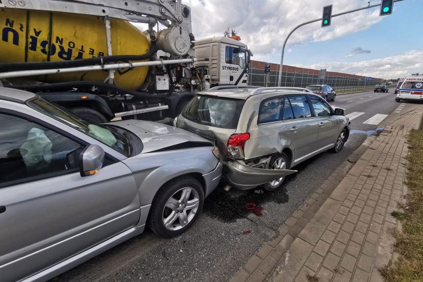 Zderzenie trzech samochodów na Podkarpackiej w Krośnie