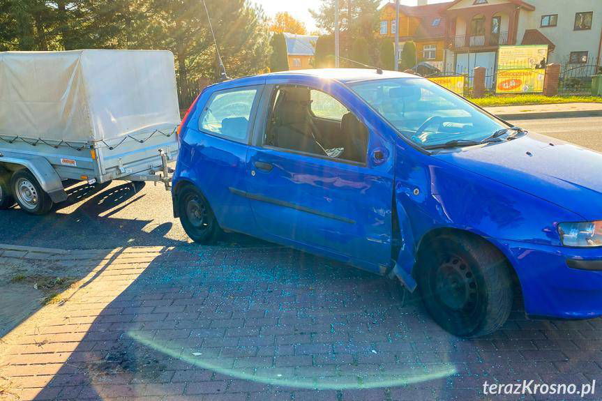 Zderzenie osobówki z jednośladem na Krakowskiej