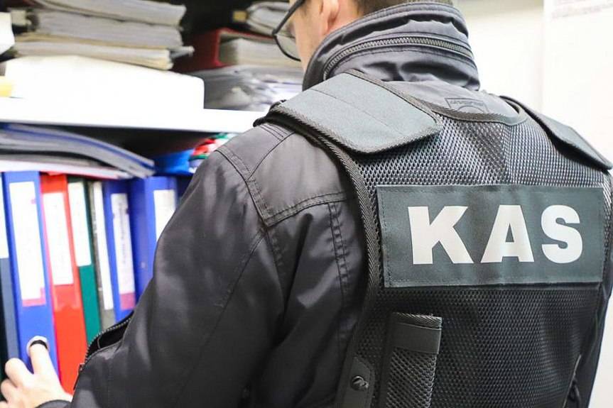 Zatrzymani pracownicy Urzędu Skarbowego w Krośnie