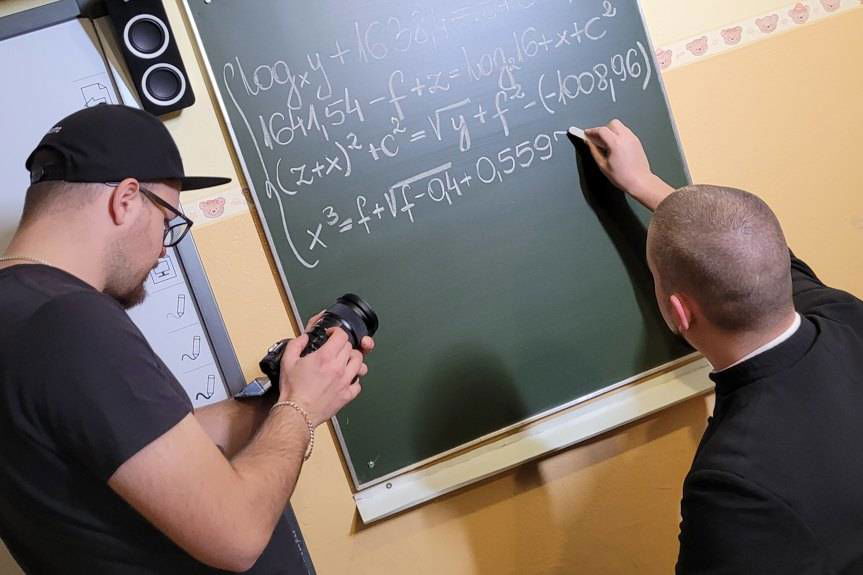 Zobacz taneczny film z SP nr 6 w Krośnie i pomóż szkole wygrać konkurs!