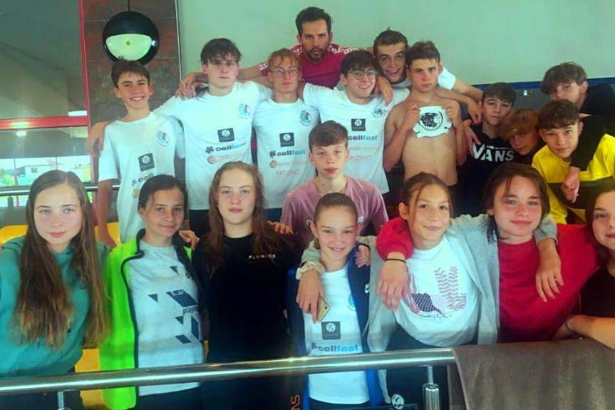 Sukcesy zawodników Swim2Win Krosno w miesiącu październiku