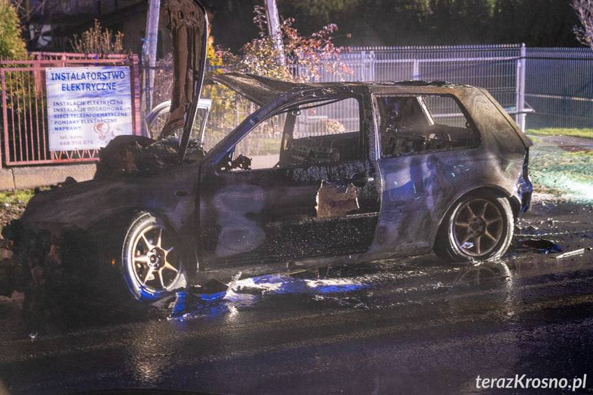 Samochód spłonął, kierowca był pijany