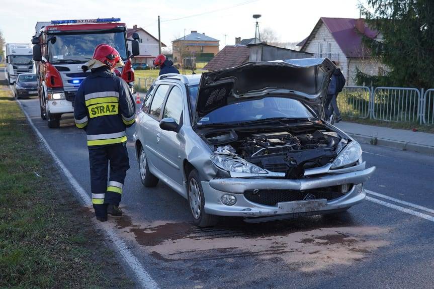 Zderzenie dwóch samochodów w Ustrobnej