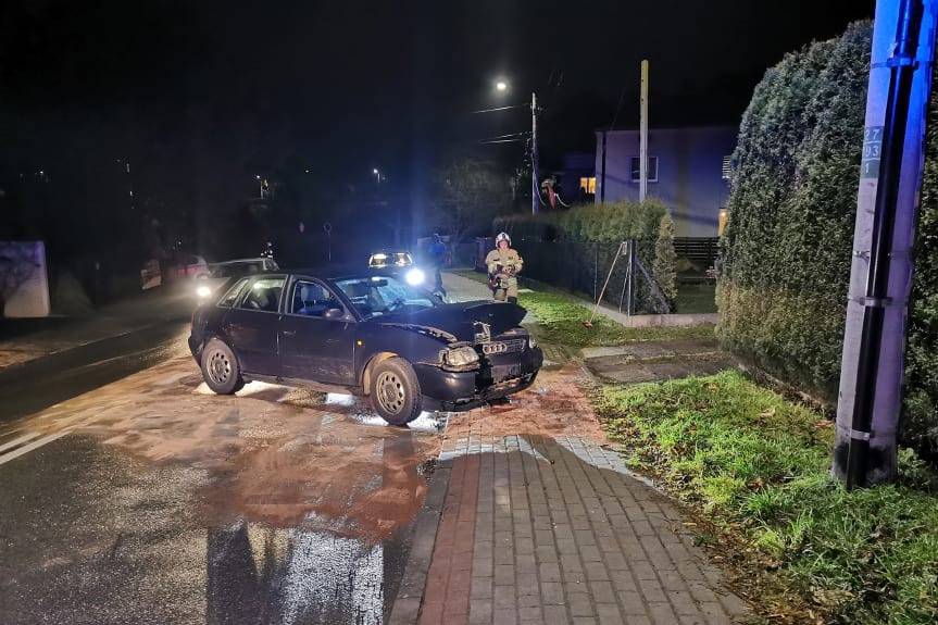 Uderzyła audi w słup