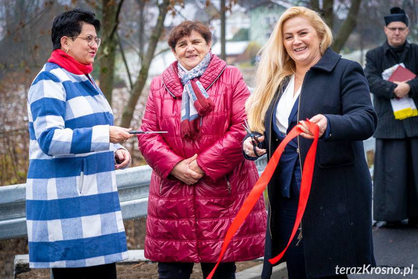 Ważny i oczekiwany. W Głowience otwarto wyremontowany most nad Lubatówką