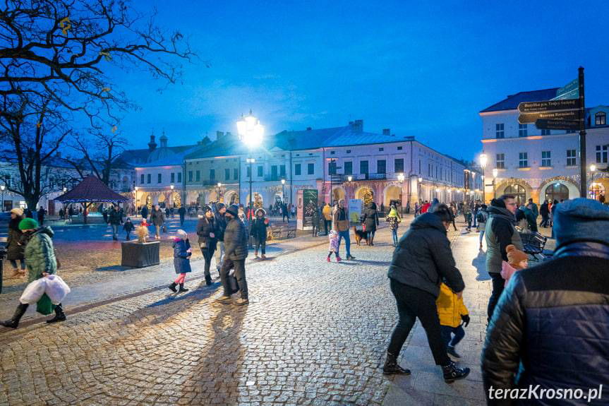 Jarmark Świąteczny w Krośnie. "Takich tłumów dawno nie było"