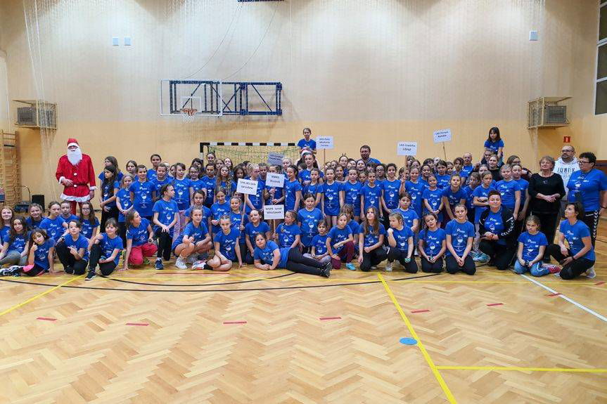 Złoto szczypiornistek UKS Handball Posada Górna