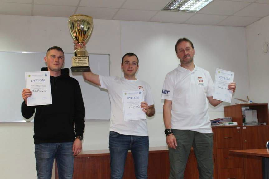 Świetne zakończenie sezonu dla krośnieńskich modelarzy lotniczych