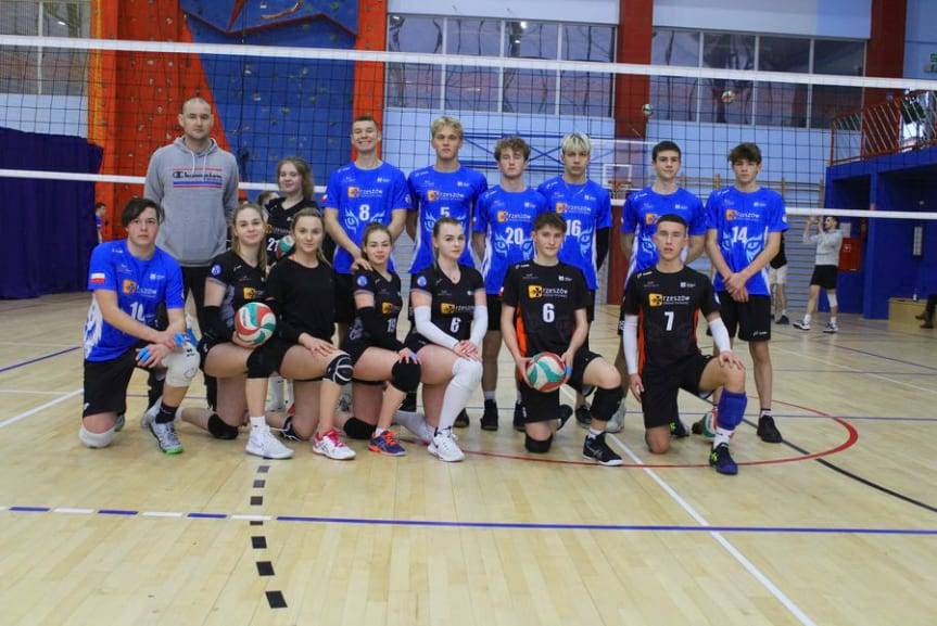 Świąteczny Turniej Piłki Siatkowej o Puchar Jana Sucha