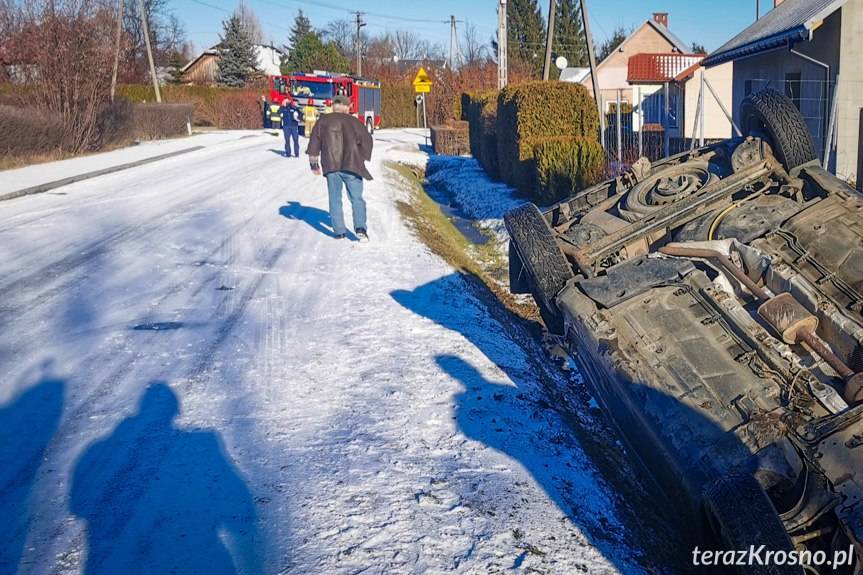 Interwencja Czytelników. Kto odpowiada za utrzymanie drogi powiatowej we Wrocance?
