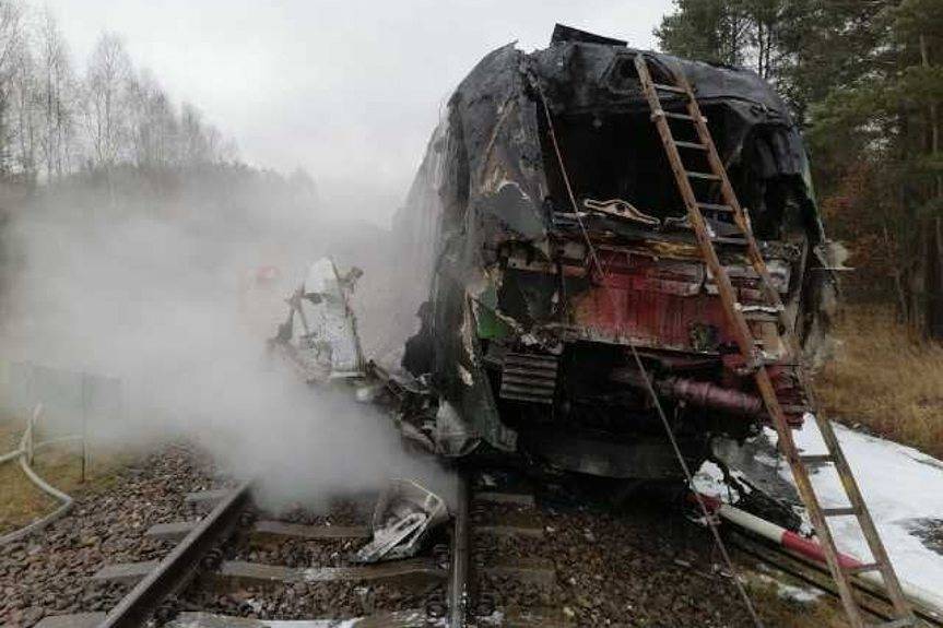 Wypadek na przejeździe kolejowym w Widełce