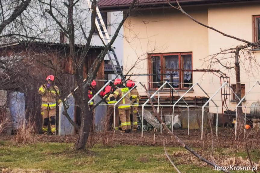 Zwłoki 63-letniej kobiety w studni. Policjanci ustalają okoliczności tragedii