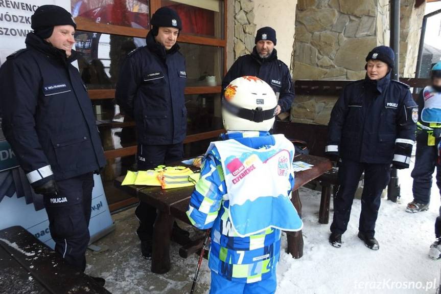 Policjanci na stoku narciarskim. Rozmawiali o bezpieczeństwie