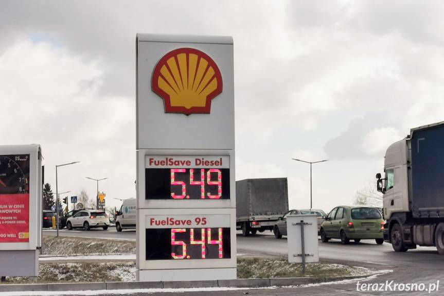 Sprawdź ceny paliw w Krośnie po obniżce VAT