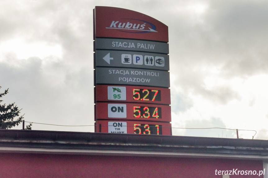 Sprawdź ceny paliw w Krośnie po obniżce VAT