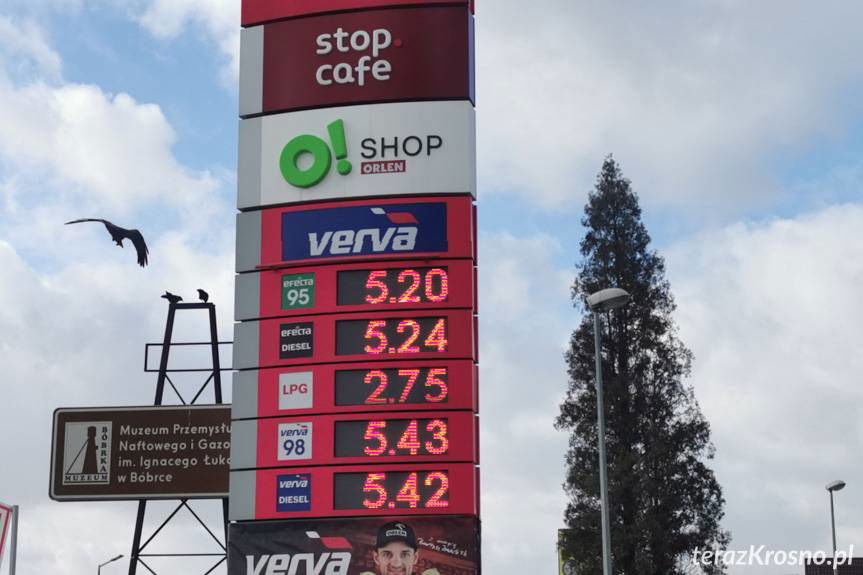 Sprawdź ceny paliw w Krośnie po obniżce VAT