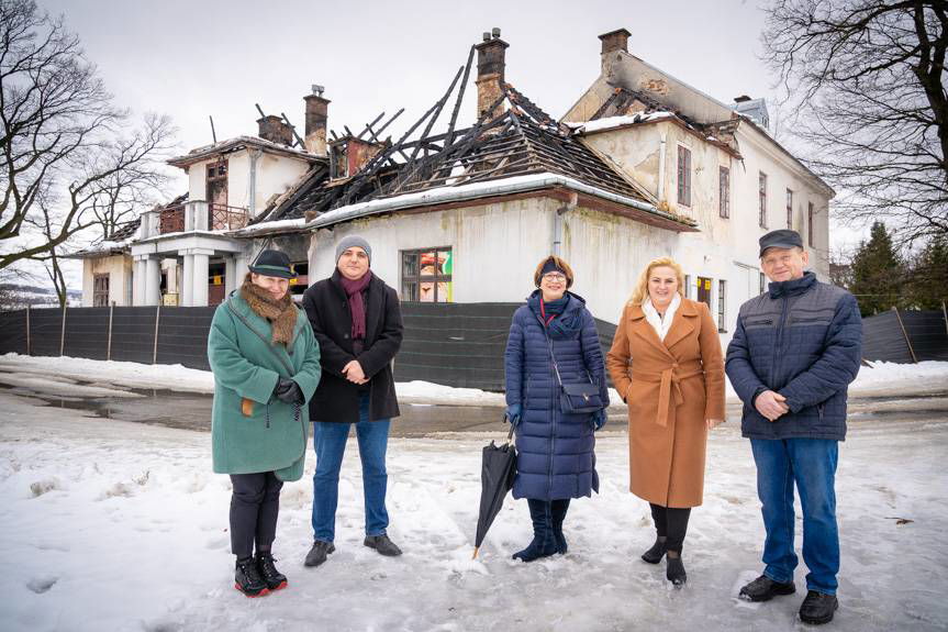 Dwór w Kobylanach ma nowych właścicieli. Co tam powstanie?