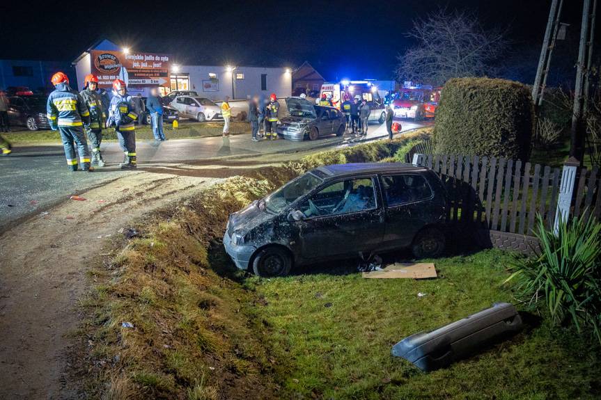 Zderzenie dwóch samochodów w Ustrobnej. Jedna osoba poszkodowana