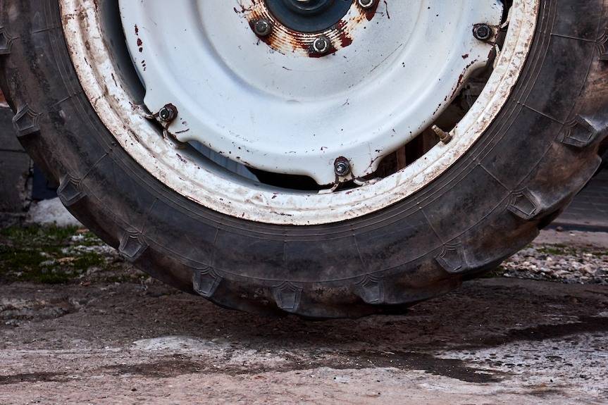 Kolejna śmierć pod ciągnikiem rolniczym