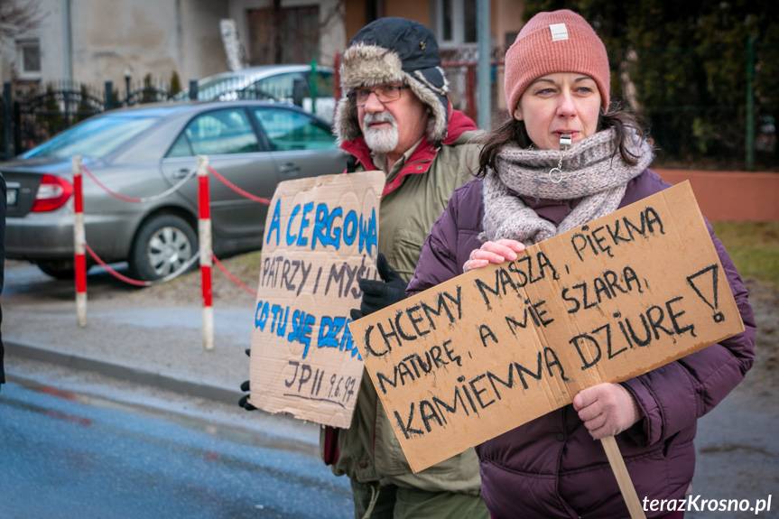 Protest przeciw powstaniu kamieniołomu w Iwli