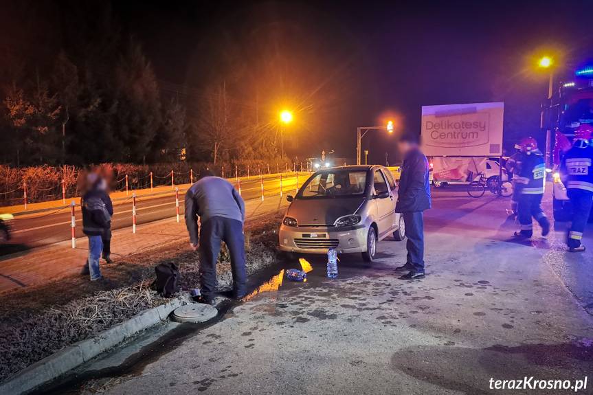 Pożar mikrosamochodu w Pustynach