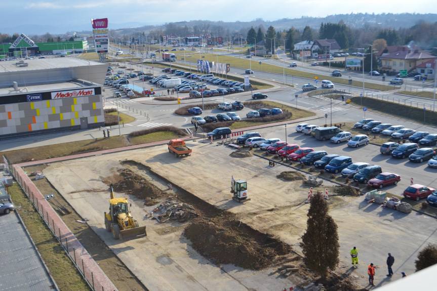 Parking ma być gotowy w czerwcu