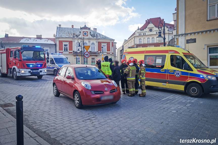 Potrącenie dwóch osób na Placu Konstytucji 3 Maja