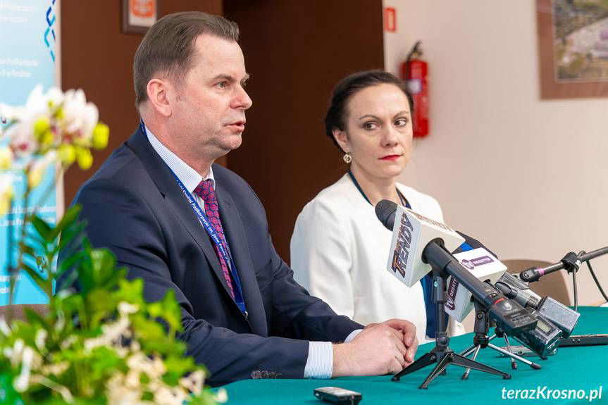 Dyrektor szpitala w Krośnie: chcę przekonać do siebie pracowników