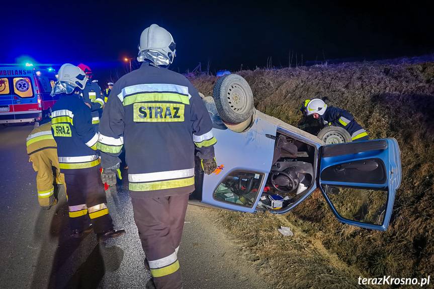 Dachowanie fiata w Rogach