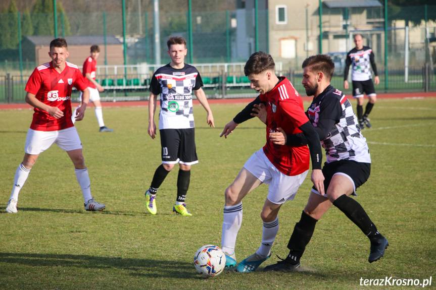 Sensacja na Bursakach. Daniel Jucha z Markiewicza Krosno pogrążył Czarnych Jasło