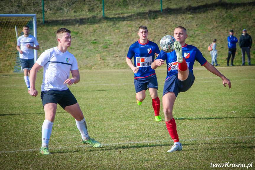 Sześć bramek i trzy czerwone kartki w Iskrzyni