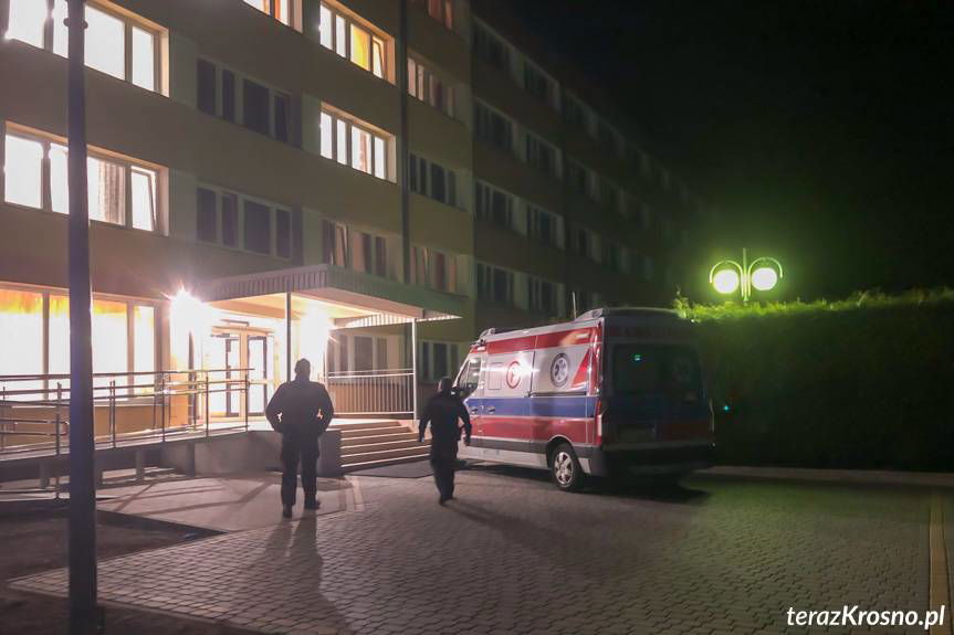 Nastolatek wypadł z okna internatu w Iwoniczu