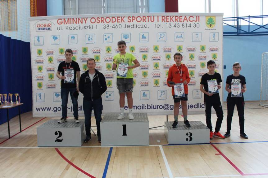 W Jedliczu rywalizowali tenisiści stołowi