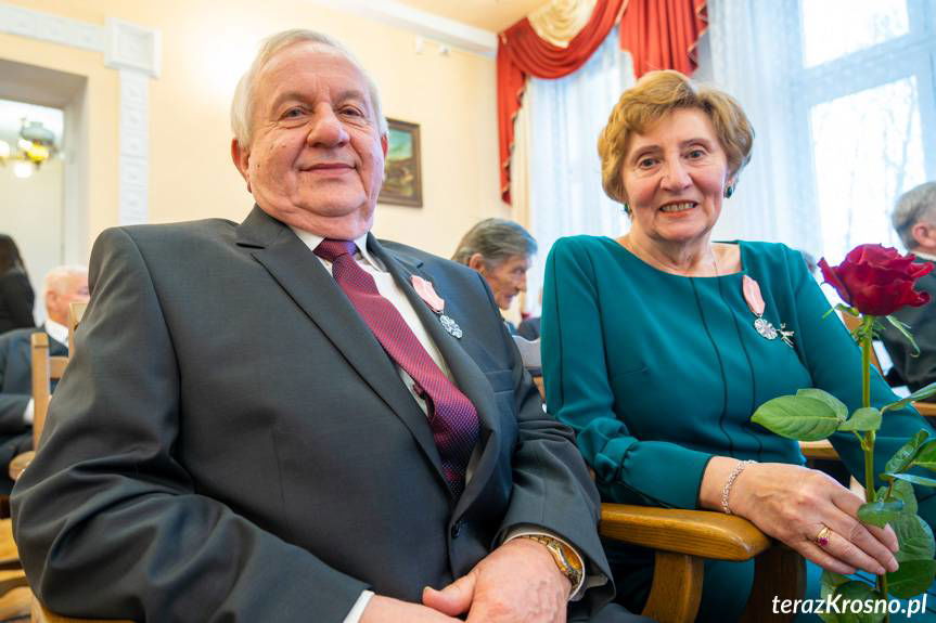 Złote Gody w Krośnie. Pierwsze pary odebrały medale