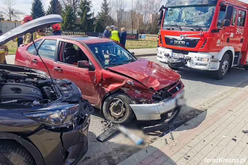 Kolizja na skrzyżowaniu ulic Lwowskiej i Bieszczadzkiej