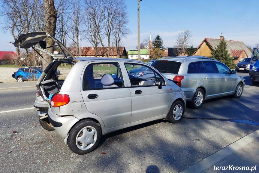 Zderzenie trzech samochodów w Miejscu Piastowym