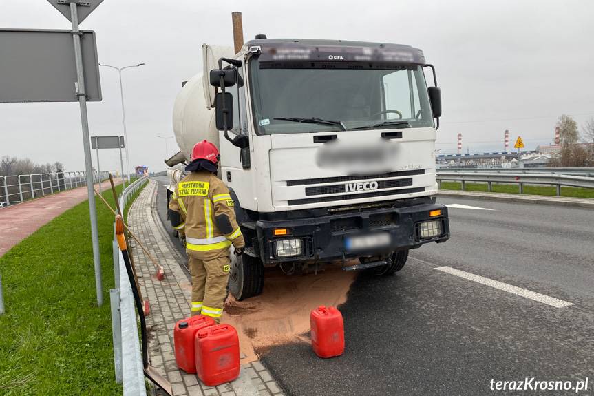 Awaria betoniarki na wiadukcie