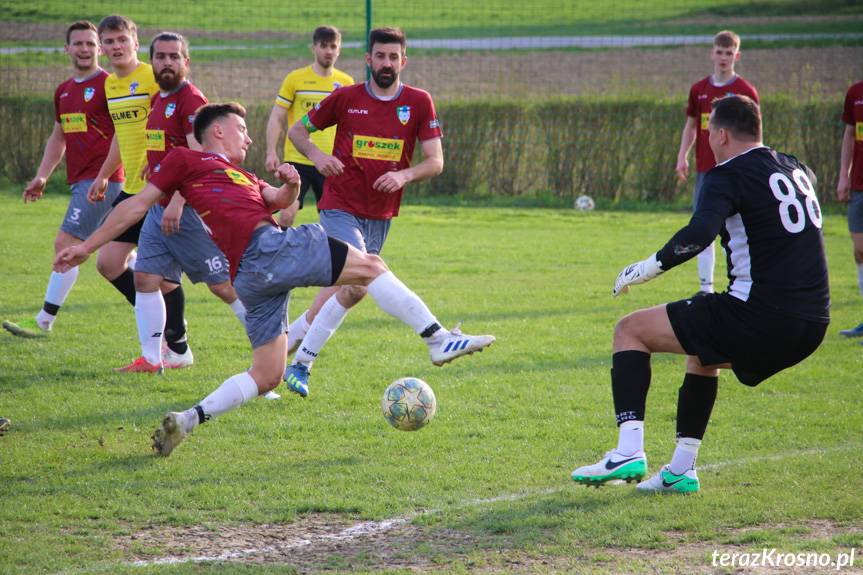 Podział punktów i czerwona kartka w Krościenku Wyżnym