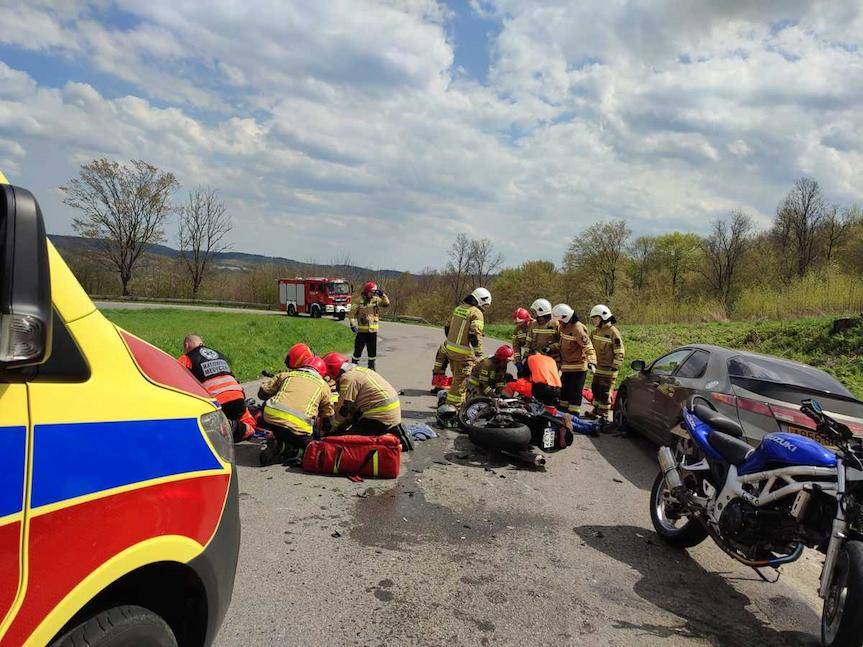 Zderzenie dwóch motocyklistów na serpentynach