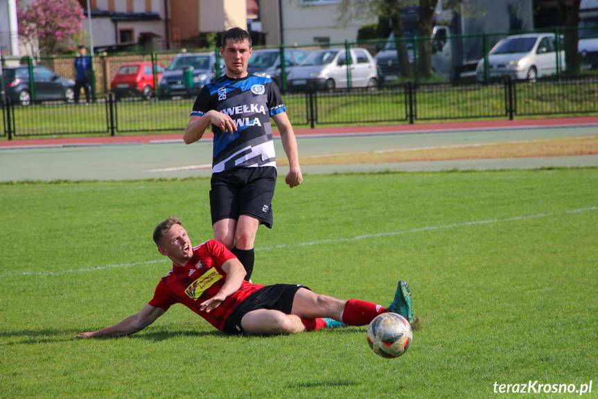 Zwycięskie bramki Miłosza Kuzianika dla Guzikówki Krosno