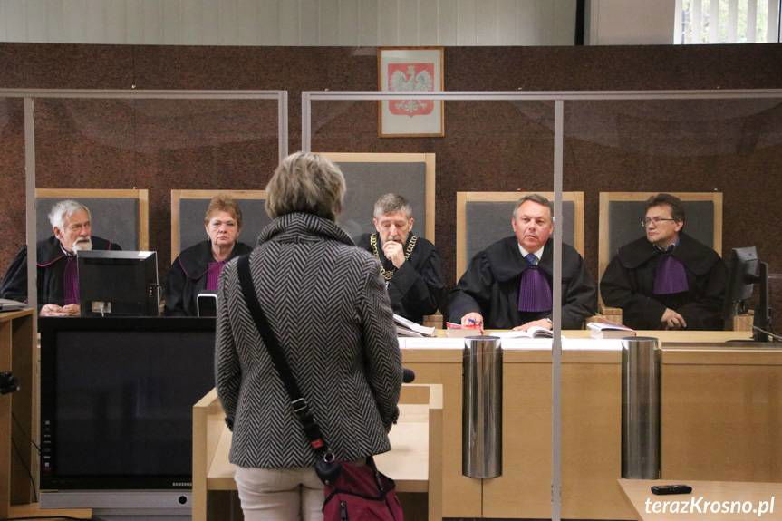 Usiłowanie zabójstwa w Iwoniczu. Ofiara broni oskarżonego męża