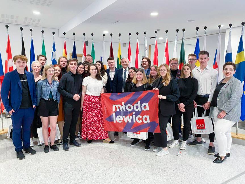 Europoseł Robert Biedroń zaprosił do Brukseli